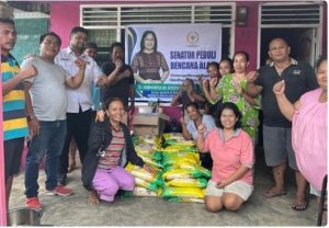 Dr. Badikenita Sitepu dari DPD RI Sumut Menyalurkan Bantuan bagi Masyarakat yang Dilanda Banjir